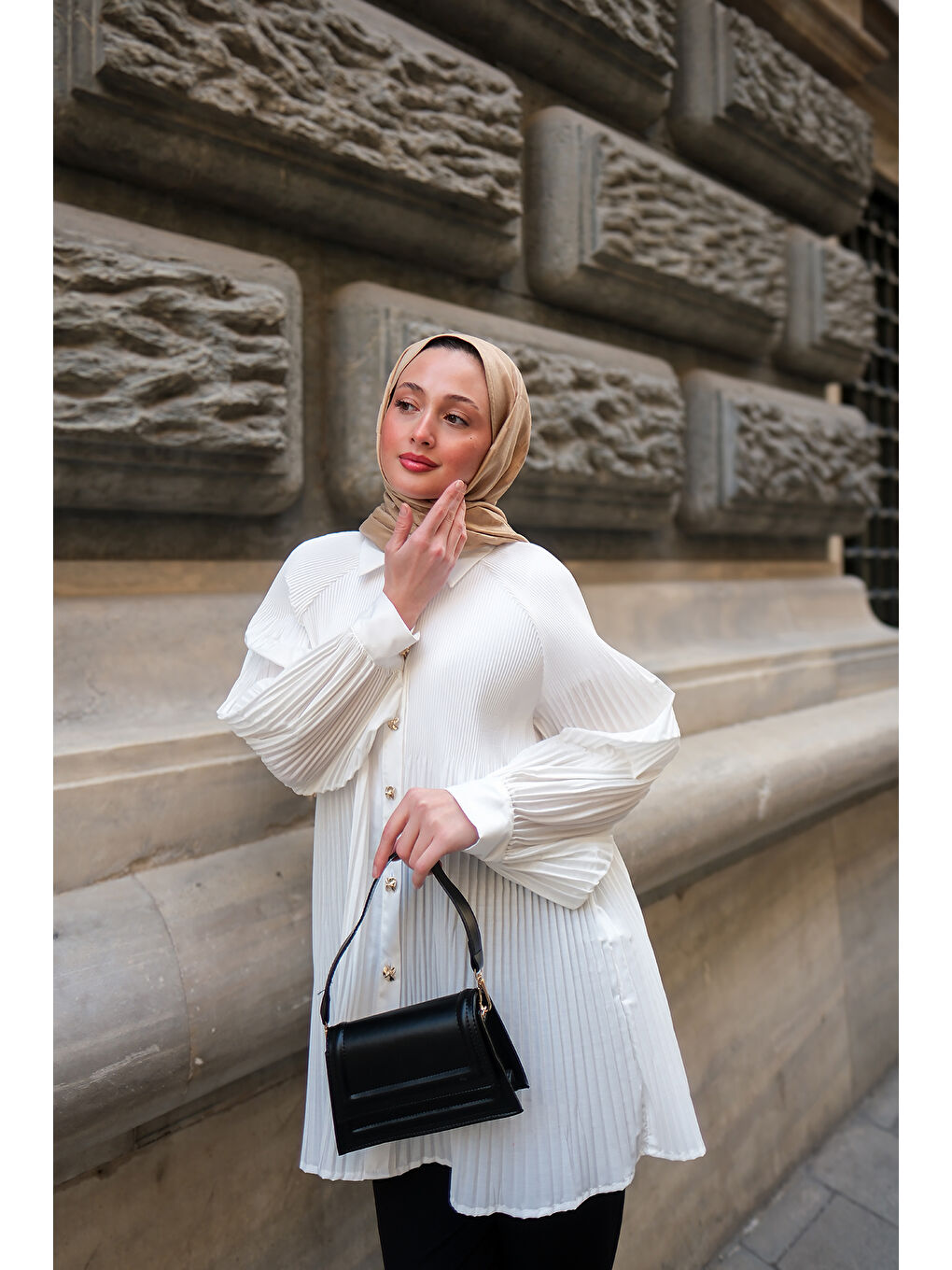 Kadın Gold Düğme Ve Piliseli Gömlek Beyaz-3