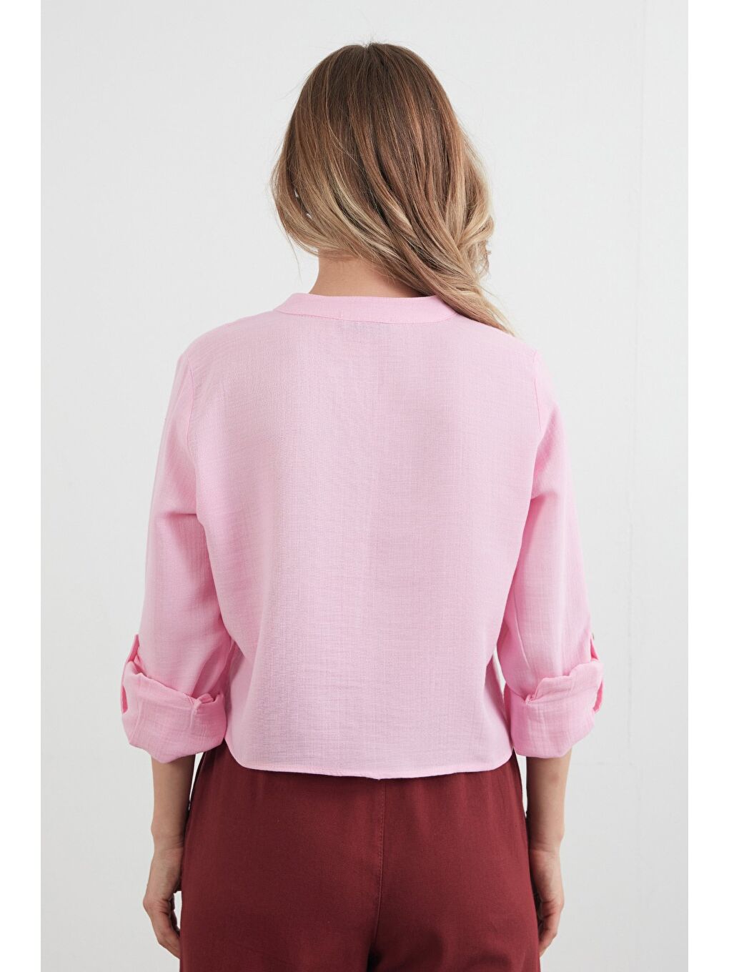 Pembe Müslin Kumaş Tek Cepli Yakası Düğmeli Gömlek-3