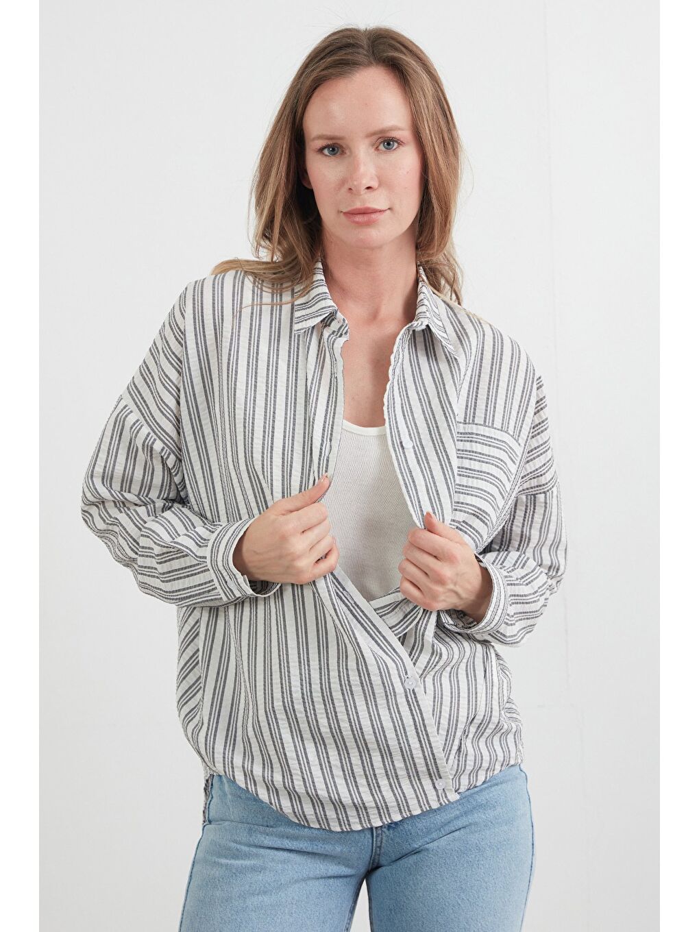 Siyah Çizgili Body Detaylı Oversize Gömlek-1