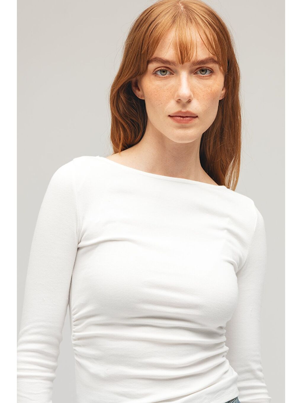 Beyaz Kadın Basic Uzun Kollu Drapeli Bluz-3