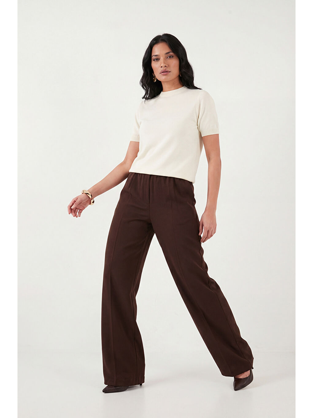 Ekru Yumuşak Dokulu Bisiklet Yaka Kısa Kollu Kadın Triko Bluz 4617054-1