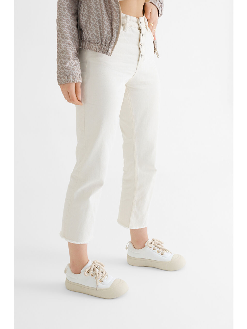 Kadın Beyaz Rahat Kalıp Kauçuk Taban Bağcıklı Sneaker-1