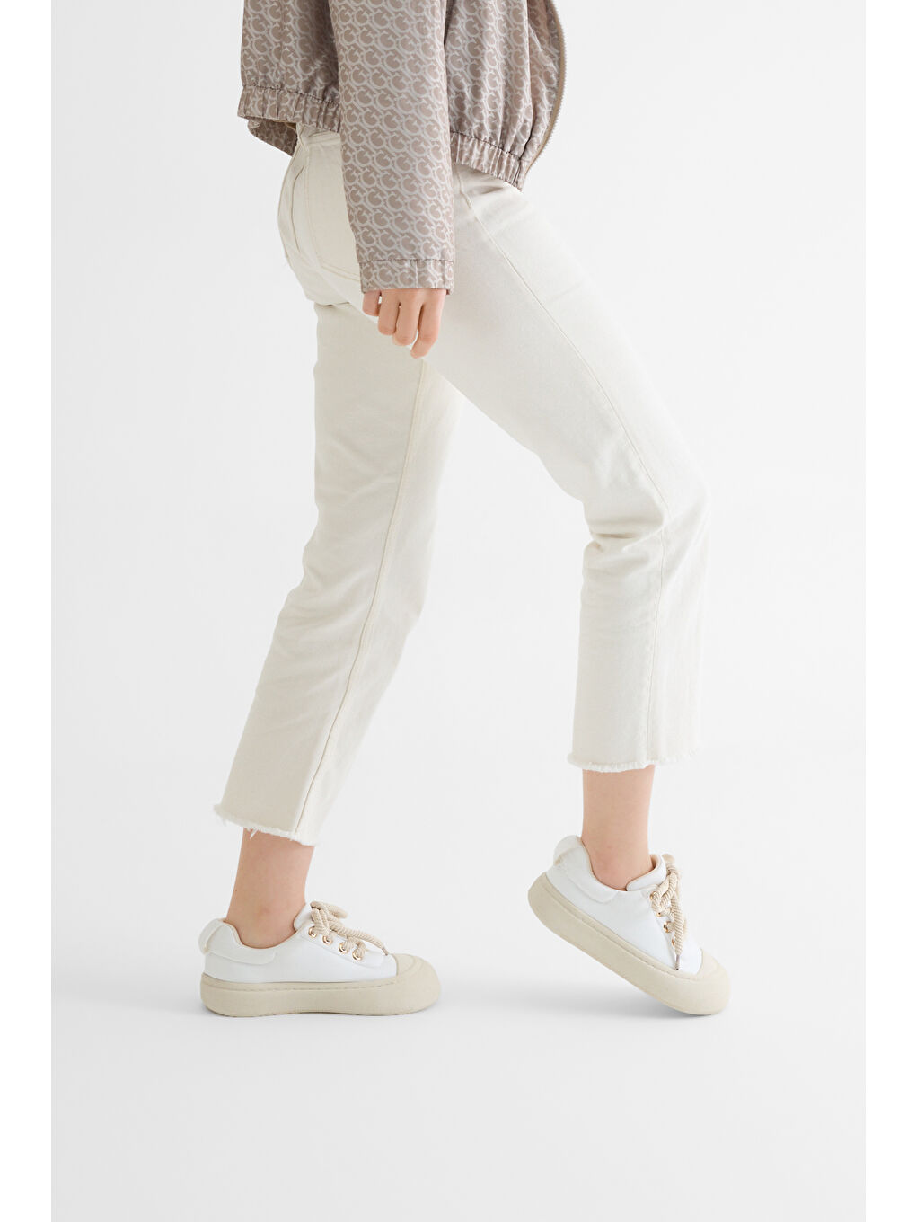 Kadın Beyaz Rahat Kalıp Kauçuk Taban Bağcıklı Sneaker-3