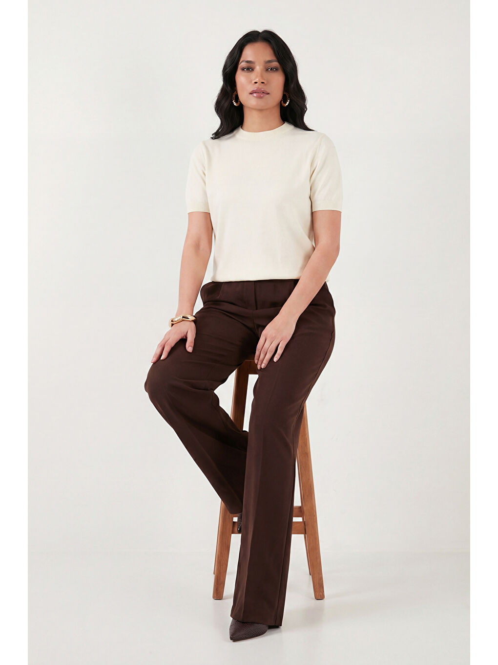 Ekru Yumuşak Dokulu Bisiklet Yaka Kısa Kollu Kadın Triko Bluz 4617054-2