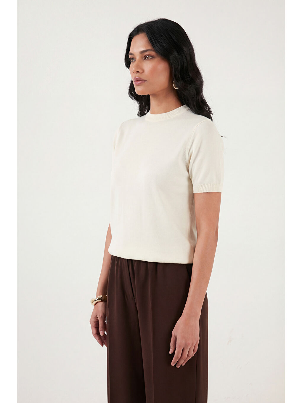 Ekru Yumuşak Dokulu Bisiklet Yaka Kısa Kollu Kadın Triko Bluz 4617054-4