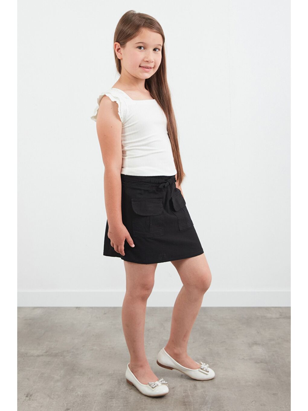 Siyah Beli Bağlamalı Çift Cepli Kız Çocuk Etek