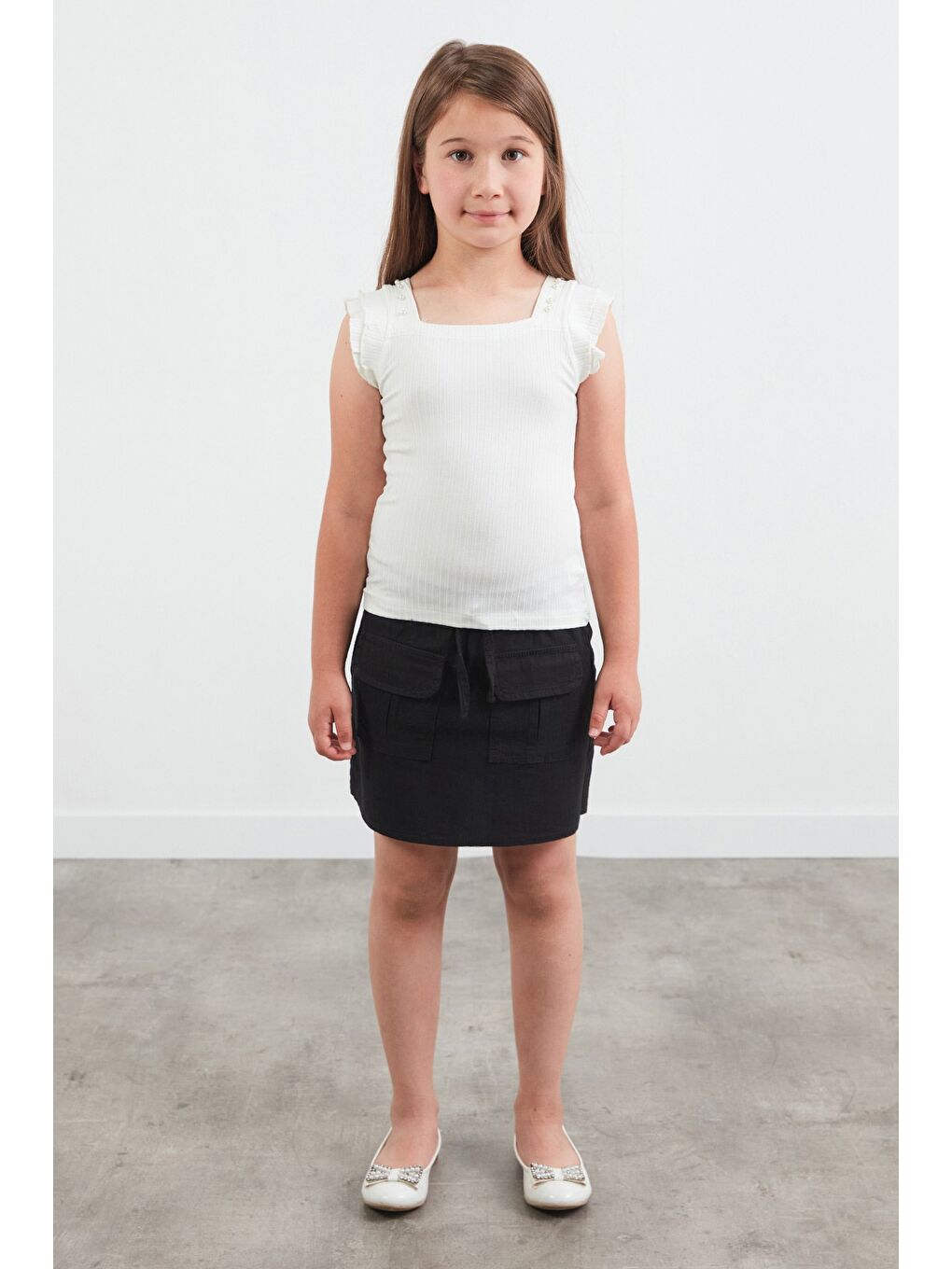 Siyah Beli Bağlamalı Çift Cepli Kız Çocuk Etek-2