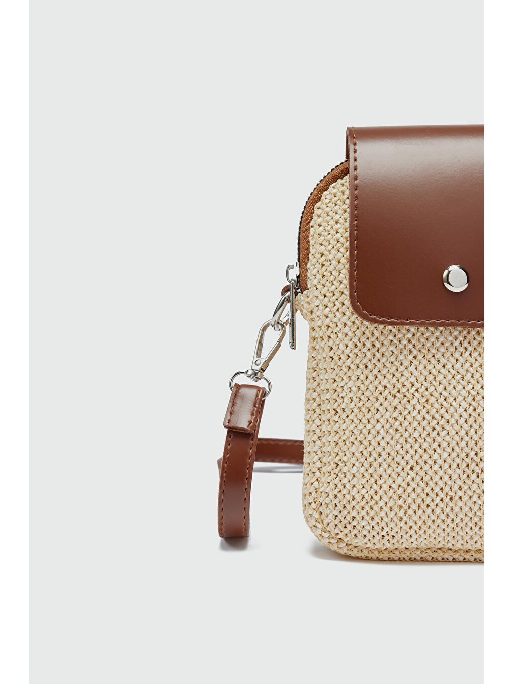 Kahverengi Vexa Hasır Görünümlü Çapraz Çanta Fındık Kabuğu-3