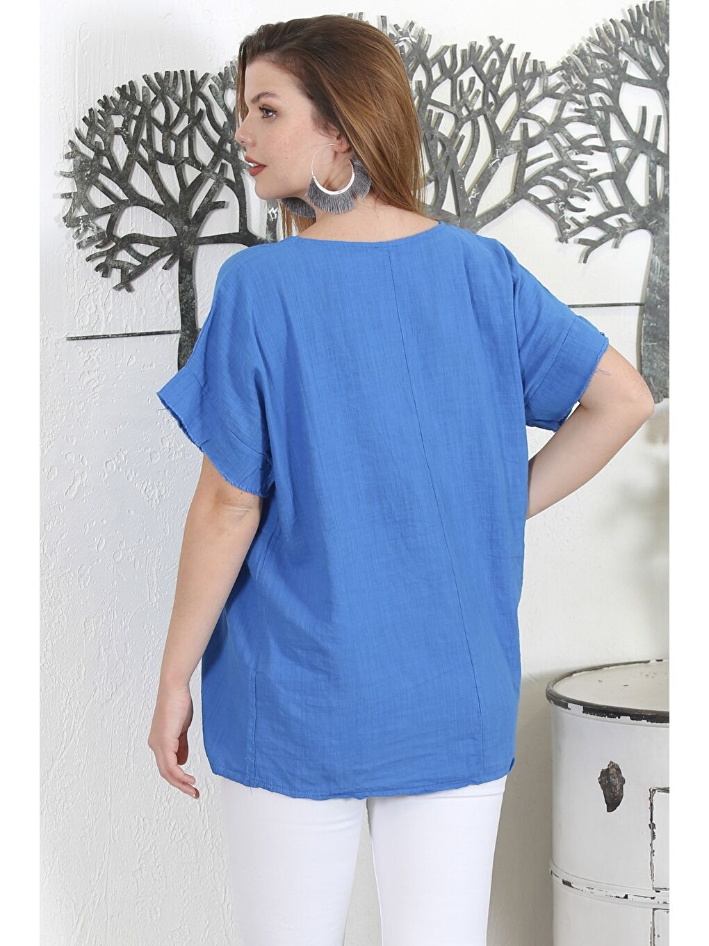 İtalyan Mavi Havuz Yaka Düşük Kol Yıkamalı Dokuma Casual Bluz-4