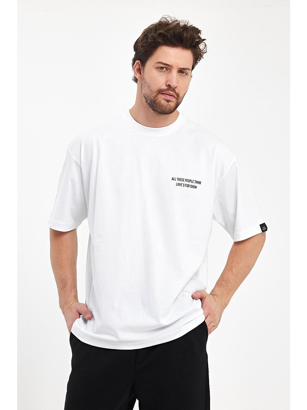 Beyaz Oversize Fit Bisiklet Yaka %100 Pamuk Love's For Show Baskılı Erkek T-Shirt RF0397