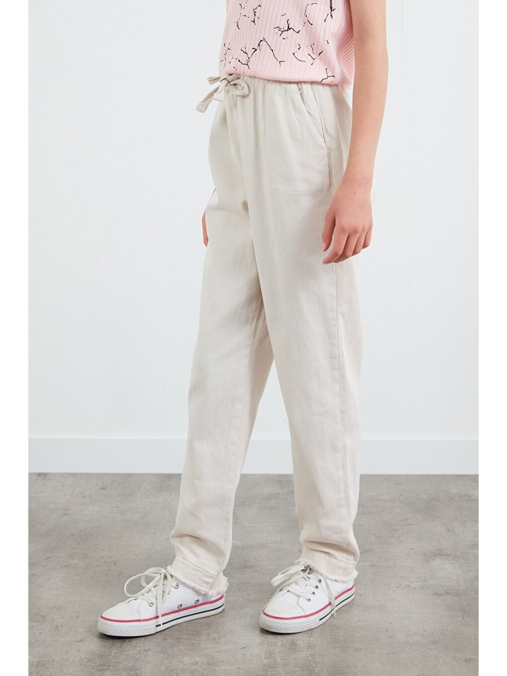 Bej Beli Lastikli Paçası Püsküllü Pantolon-3