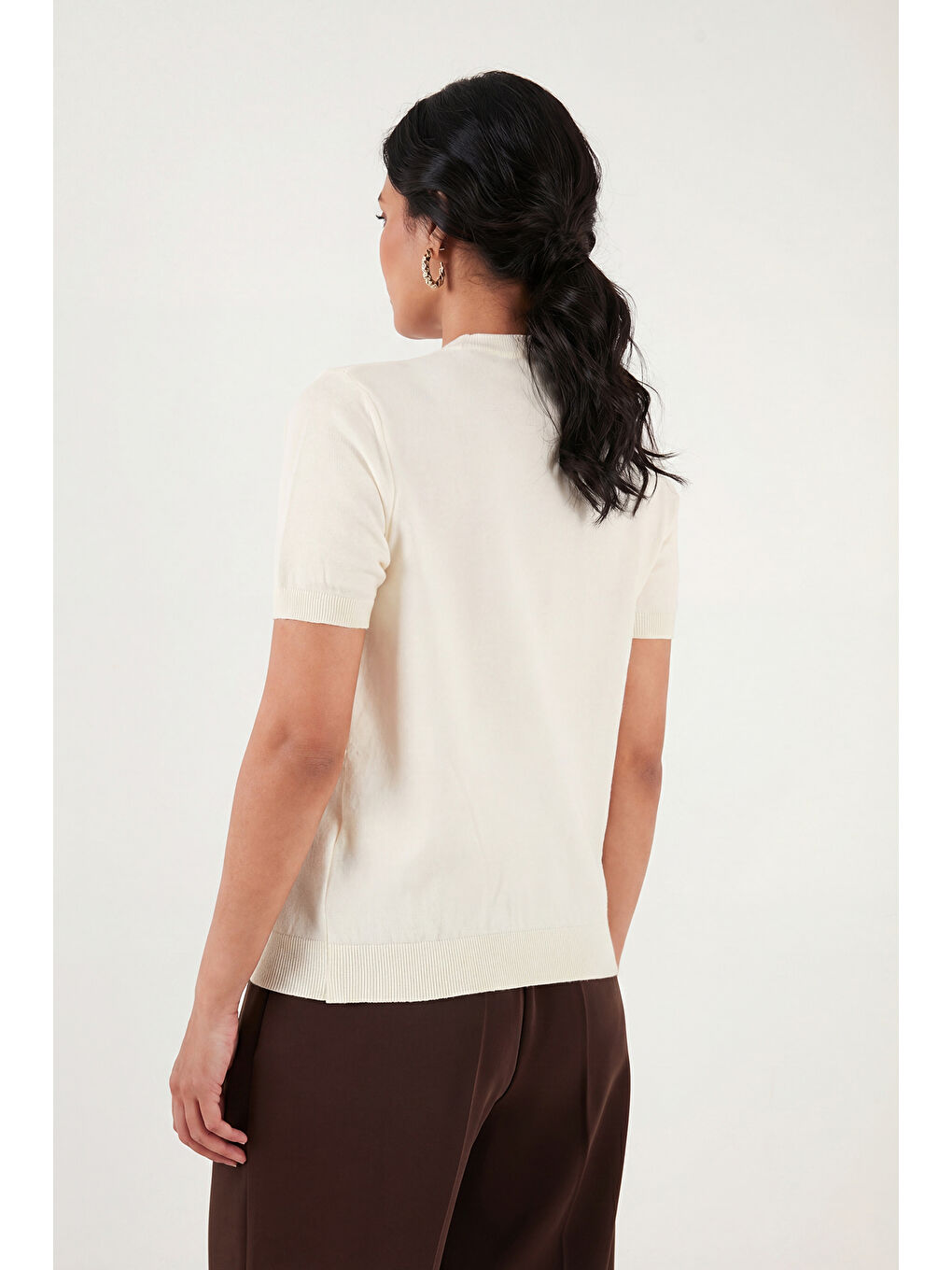 Ekru Yumuşak Dokulu Bisiklet Yaka Kısa Kollu Kadın Triko Bluz 4617054-6
