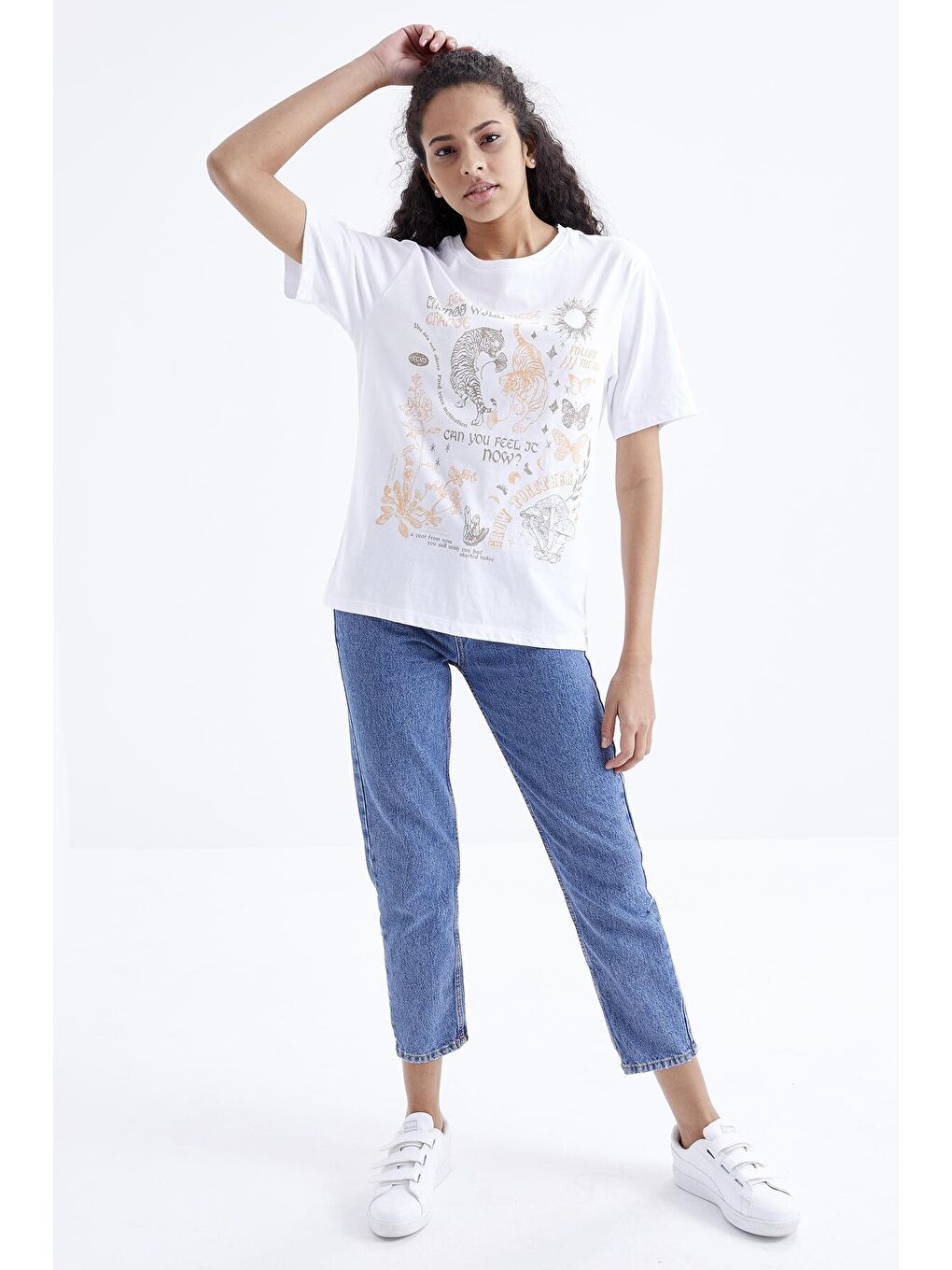 Beyaz Baskılı O Yaka Oversize Kadın Tişört  - 97210-1