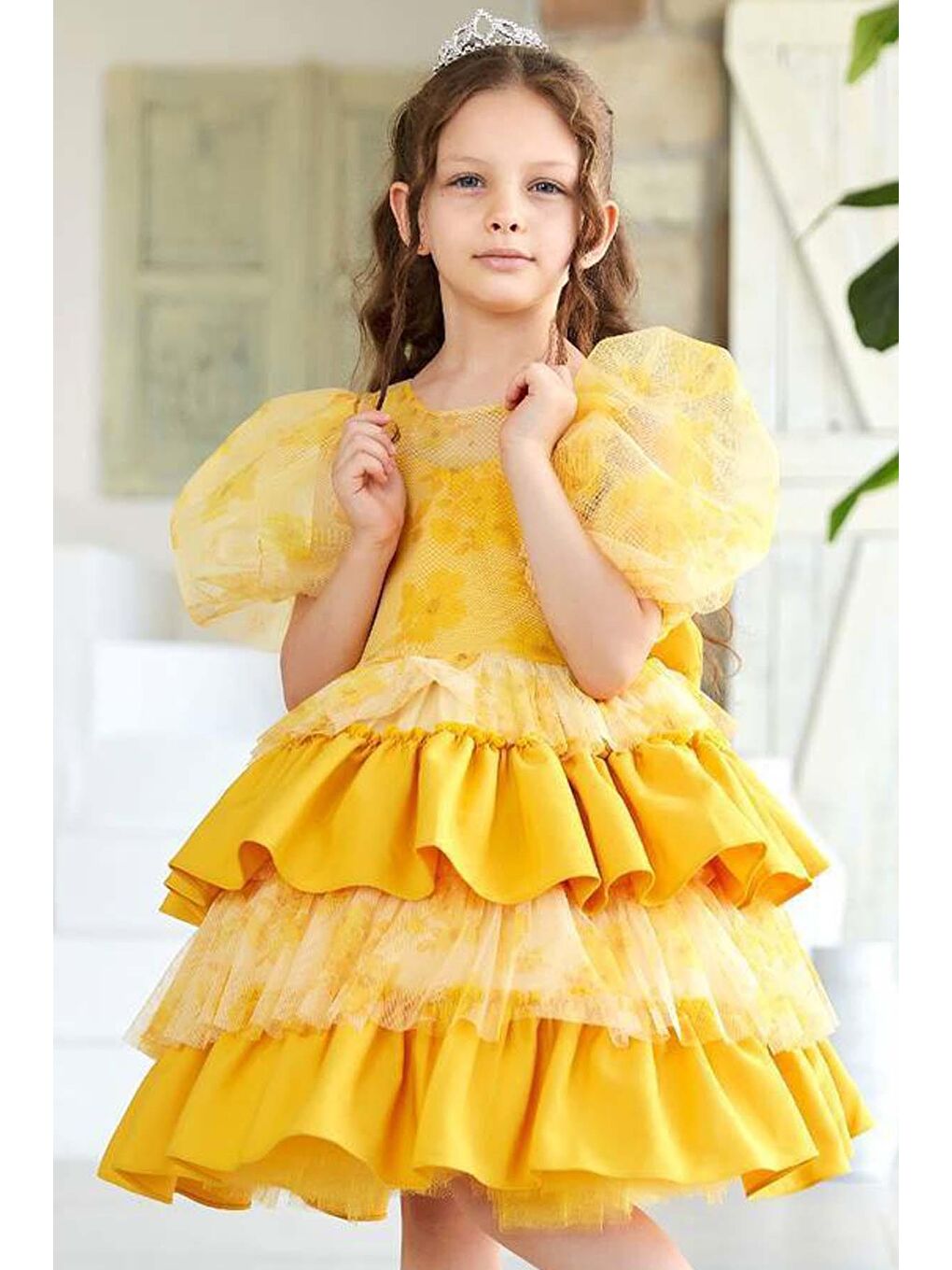 Kız Çocuk Çiçek Detaylı Katkat Fırfırlı Sarı Abiye
