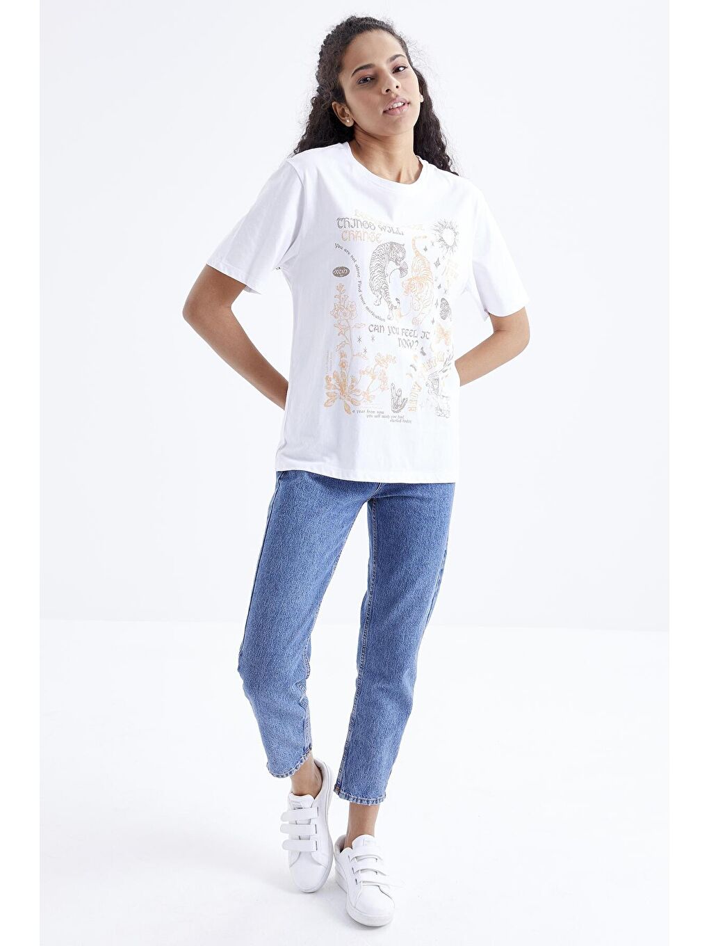 Beyaz Baskılı O Yaka Oversize Kadın Tişört  - 97210-3