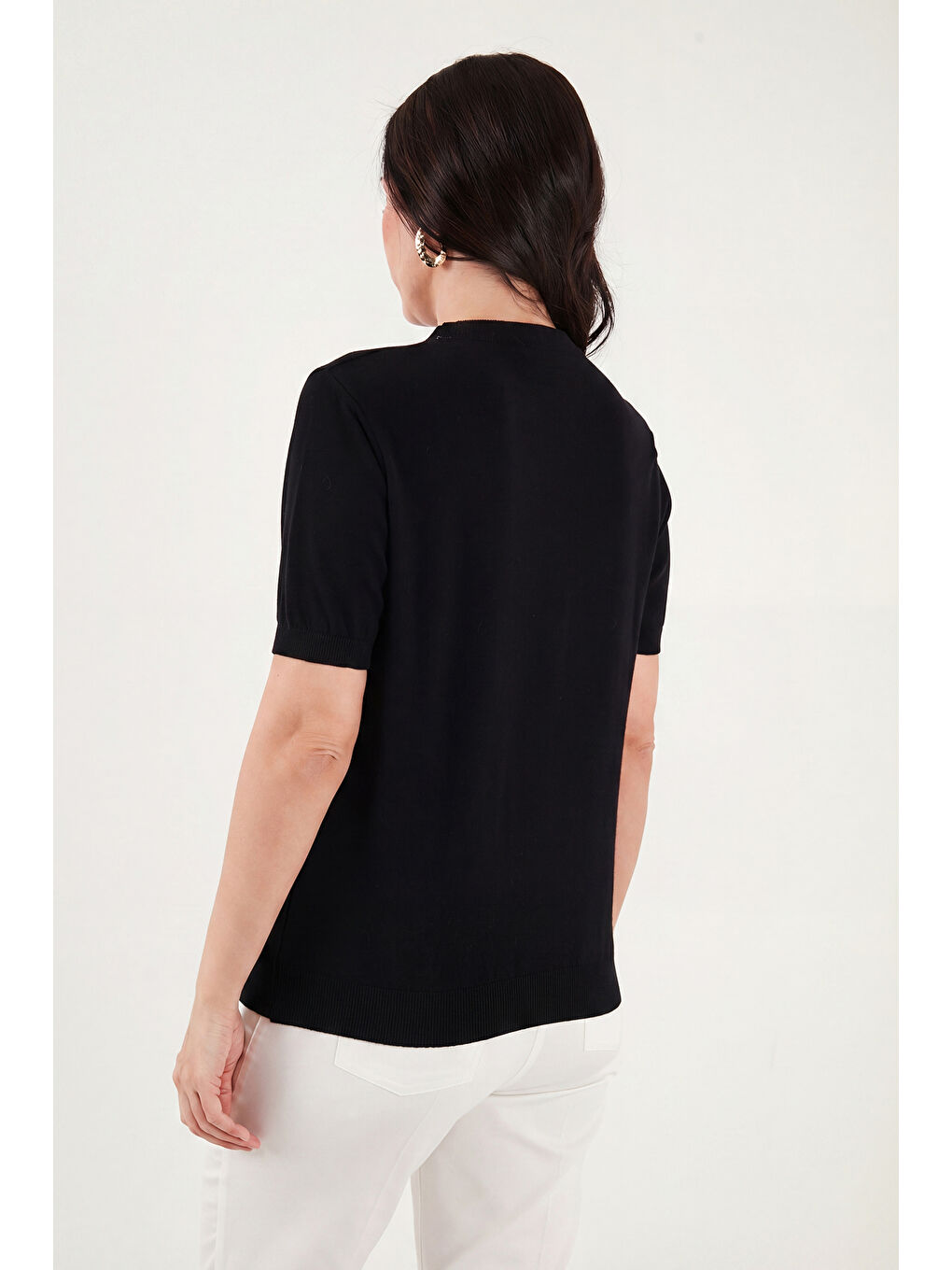 Siyah Yumuşak Dokulu Bisiklet Yaka Kısa Kollu Kadın Triko Bluz 4617054-6