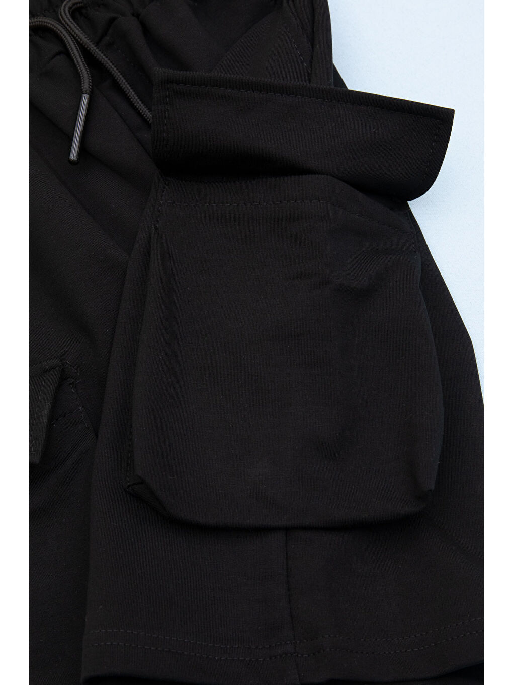 Siyah Cebi Yazı Baskılı Beli Lastikli Erkek Çocuk Şort 21160-1