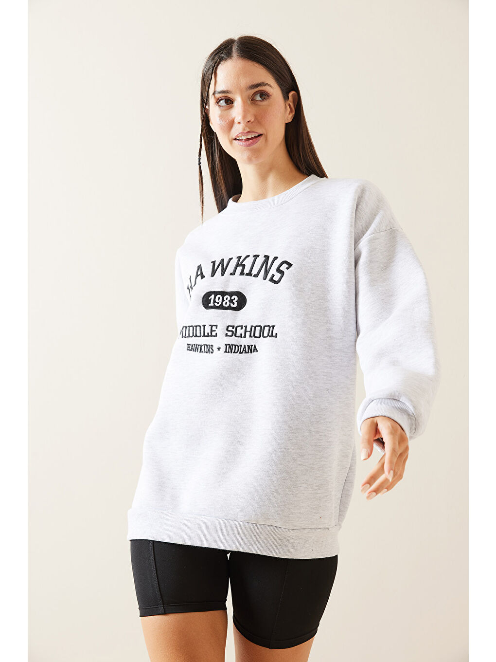 Gri Bisiklet Yaka Nakışlı Sweatshirt 5KXK8-48980-03-1