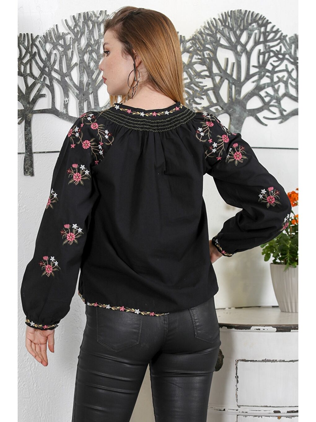 Açık Yeşil Alttan Britli Yaka Balon Kol Bağlamalı Yaka Ve Kol Nakışlı Dokuma Casual Bluz-6