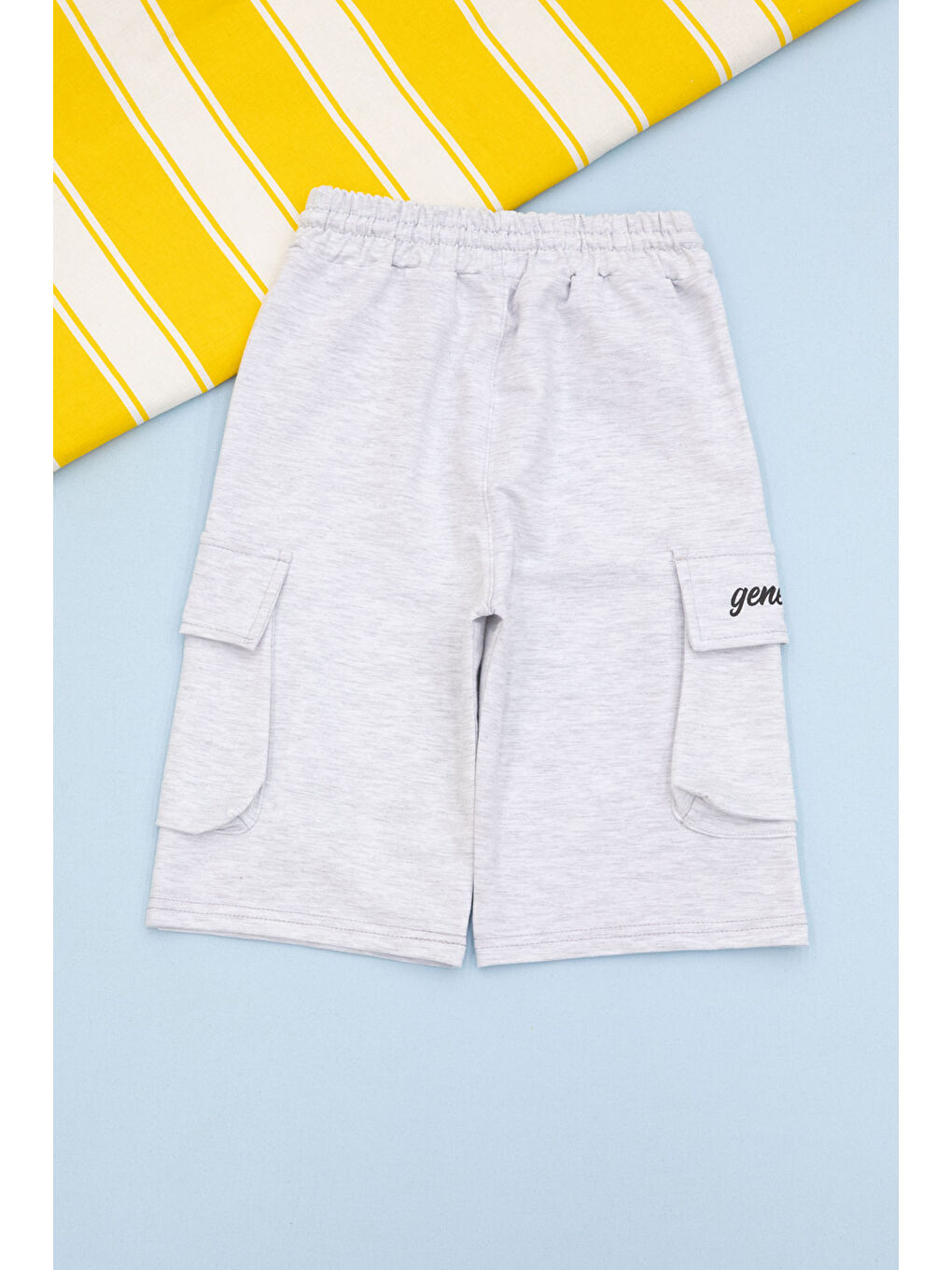 Gri Cebi Yazı Baskılı Beli Lastikli Erkek Çocuk Şort 21165-2