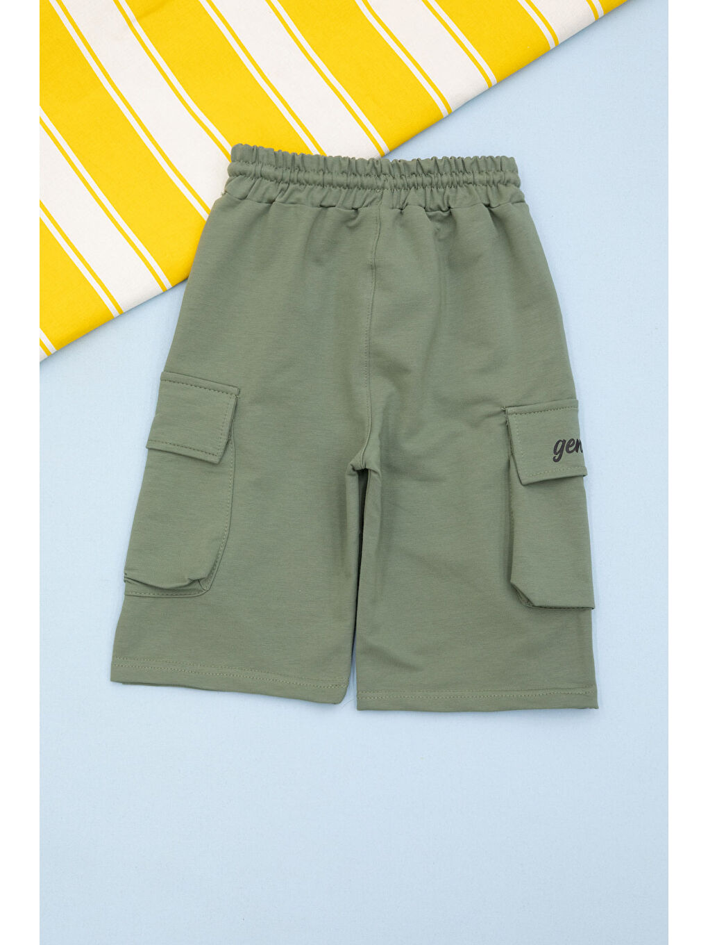 Yeşil Cebi Yazı Baskılı Beli Lastikli Erkek Çocuk Şort 21161-2