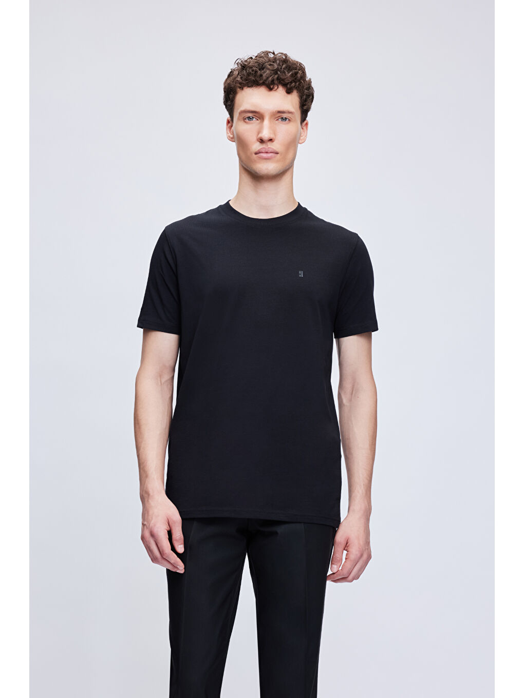 Siyah Regular Fit Bisiklet Yaka Pamuklu Tişört