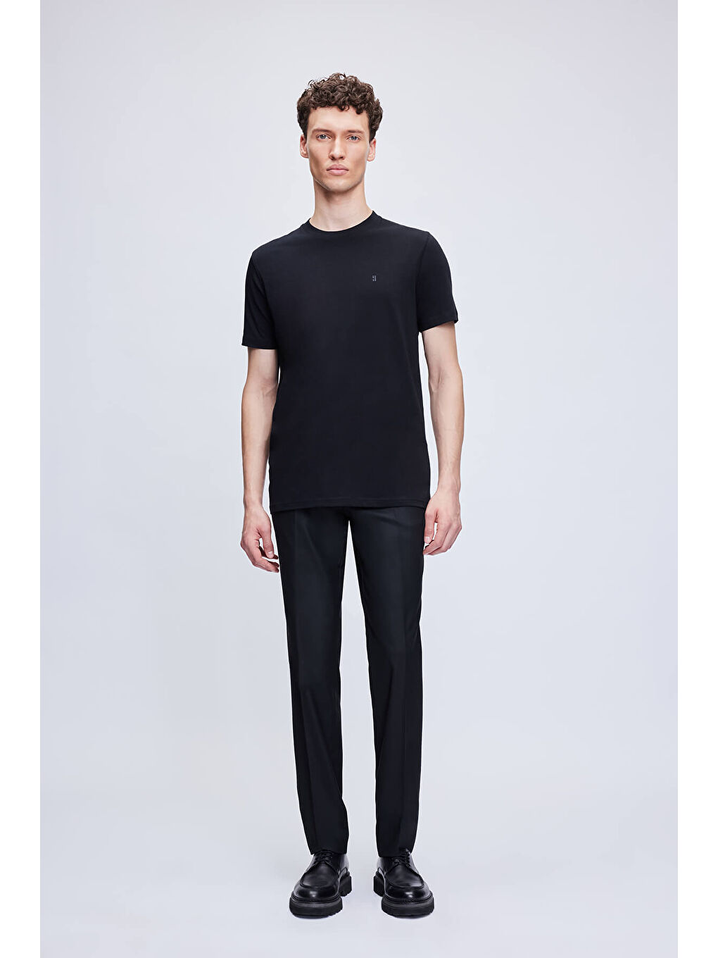 Siyah Regular Fit Bisiklet Yaka Pamuklu Tişört-1