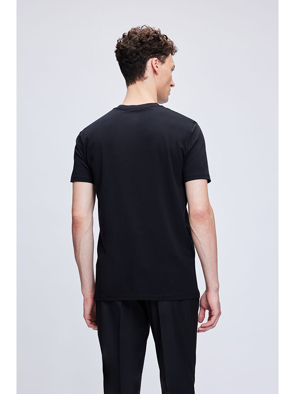 Siyah Regular Fit Bisiklet Yaka Pamuklu Tişört-4