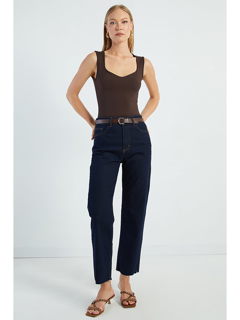 Lacivert Kemerli Kesik Paça Straight Jean-4