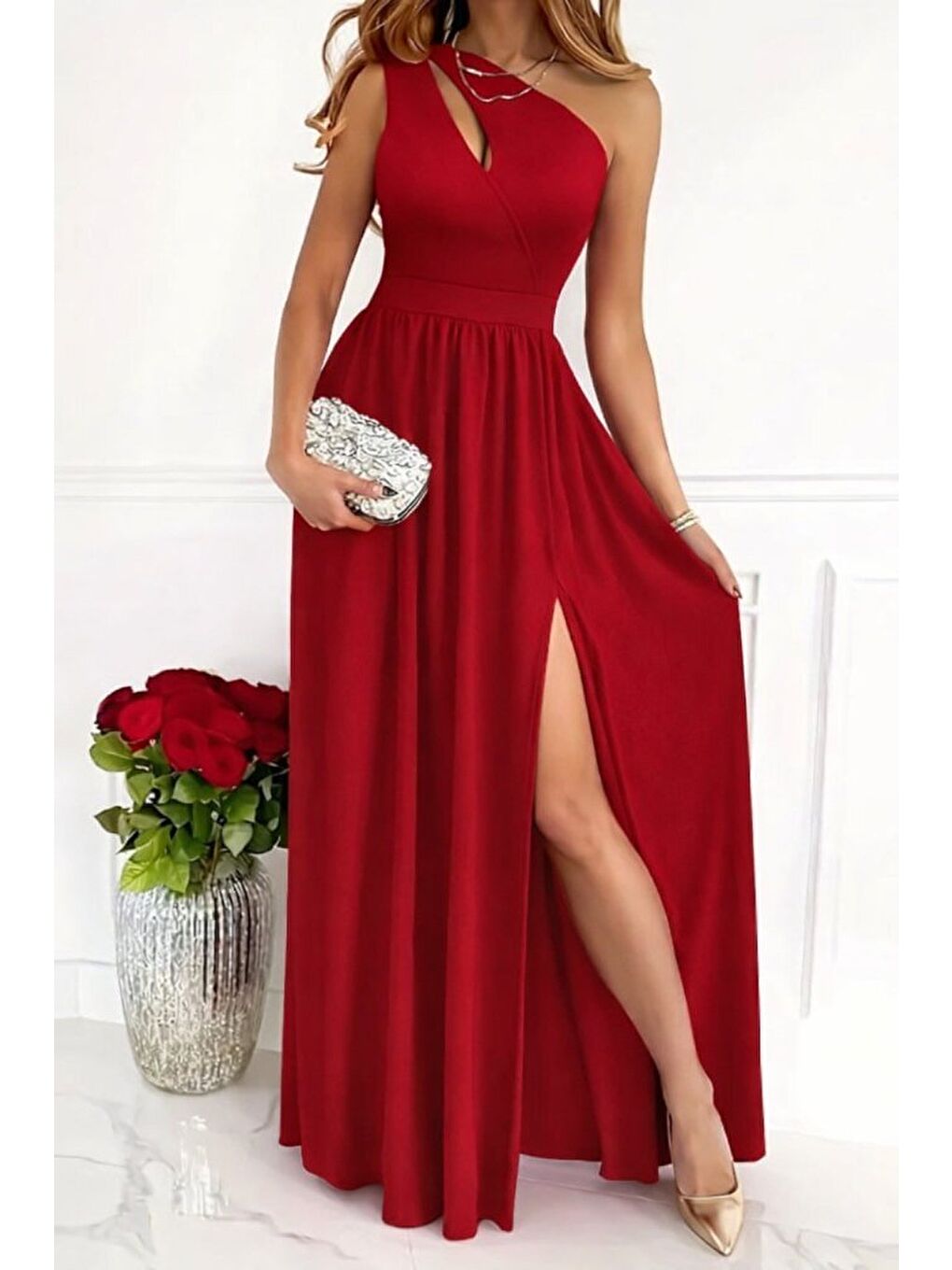 Kırmızı Kadın Omuzlardan Açık Asimetrik Yaka Detaylı Yırtmaçlı Maksi Boy Janjan Krep Elbise-2