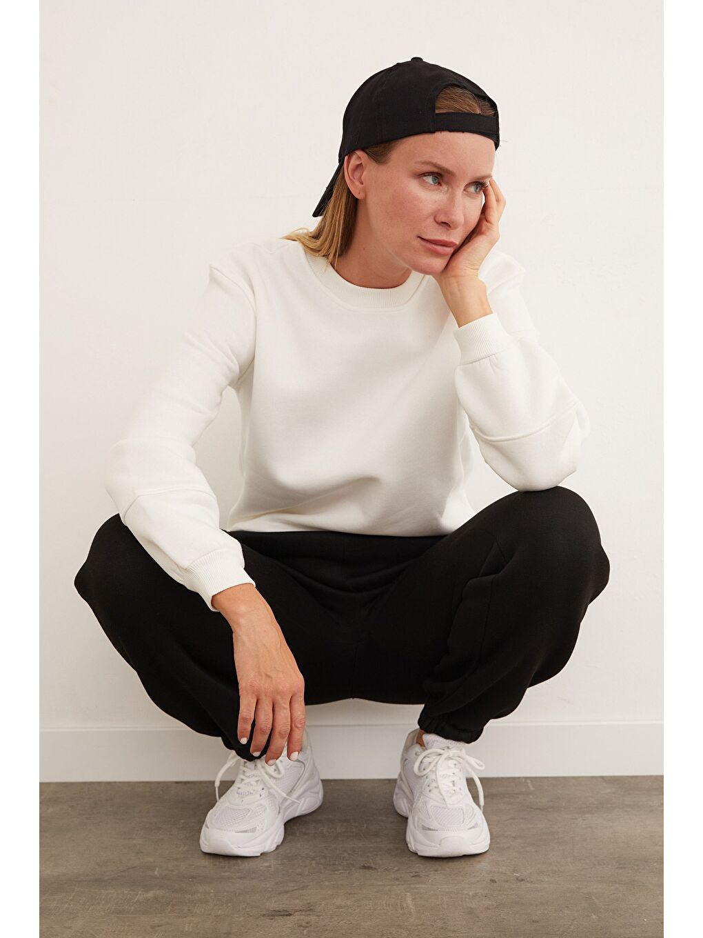 Ekru 3 İplik Basic Bisiklet Yaka Sweatshirt-1