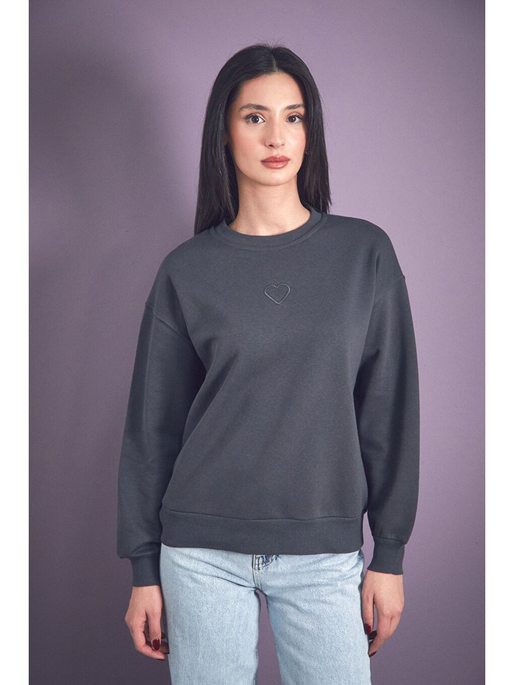 Fullamoda Antrasit 3 İplik Kalp Nakışlı Bisiklet Yaka Sweatshirt - 1