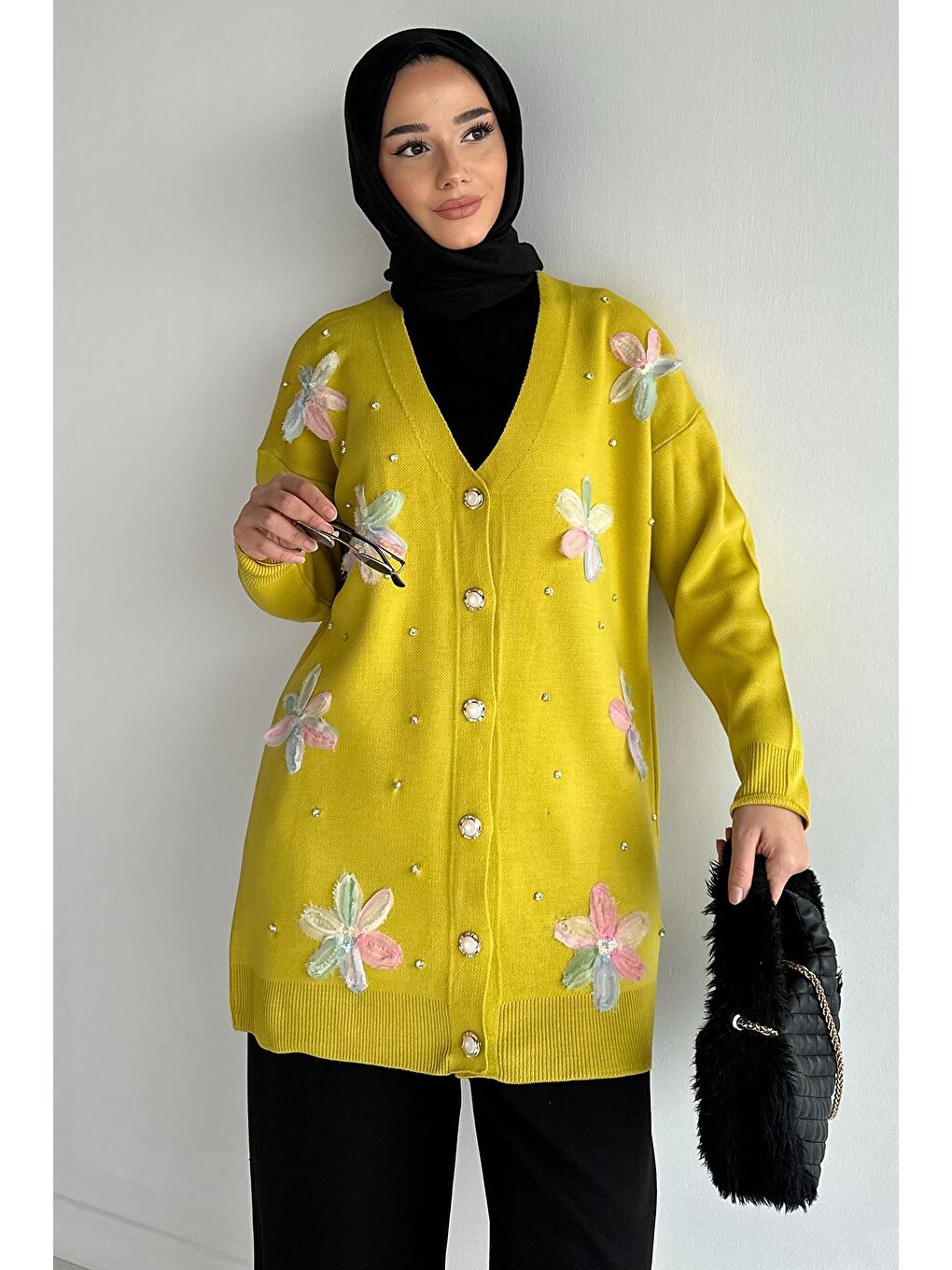 Yeşil Taş Detaylı Çiçek İşlemeli Tesettür Triko Hırka-2