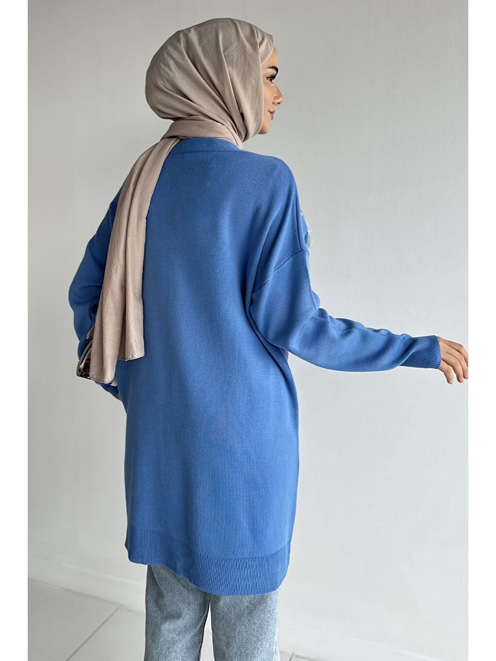 İndigo Taş Detaylı Çiçek İşlemeli Tesettür Triko Hırka-4