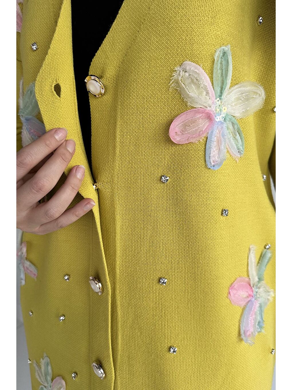 Yeşil Taş Detaylı Çiçek İşlemeli Tesettür Triko Hırka-6