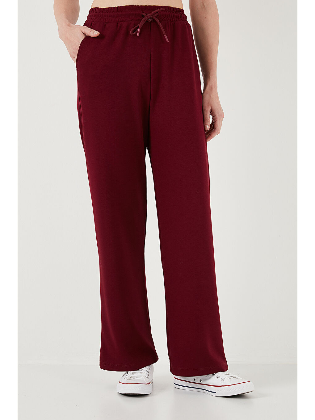LC WAIKIKI Bordo Streç Bol Paça Regular Fit Kadın Eşofman Altı 5865881 - 1