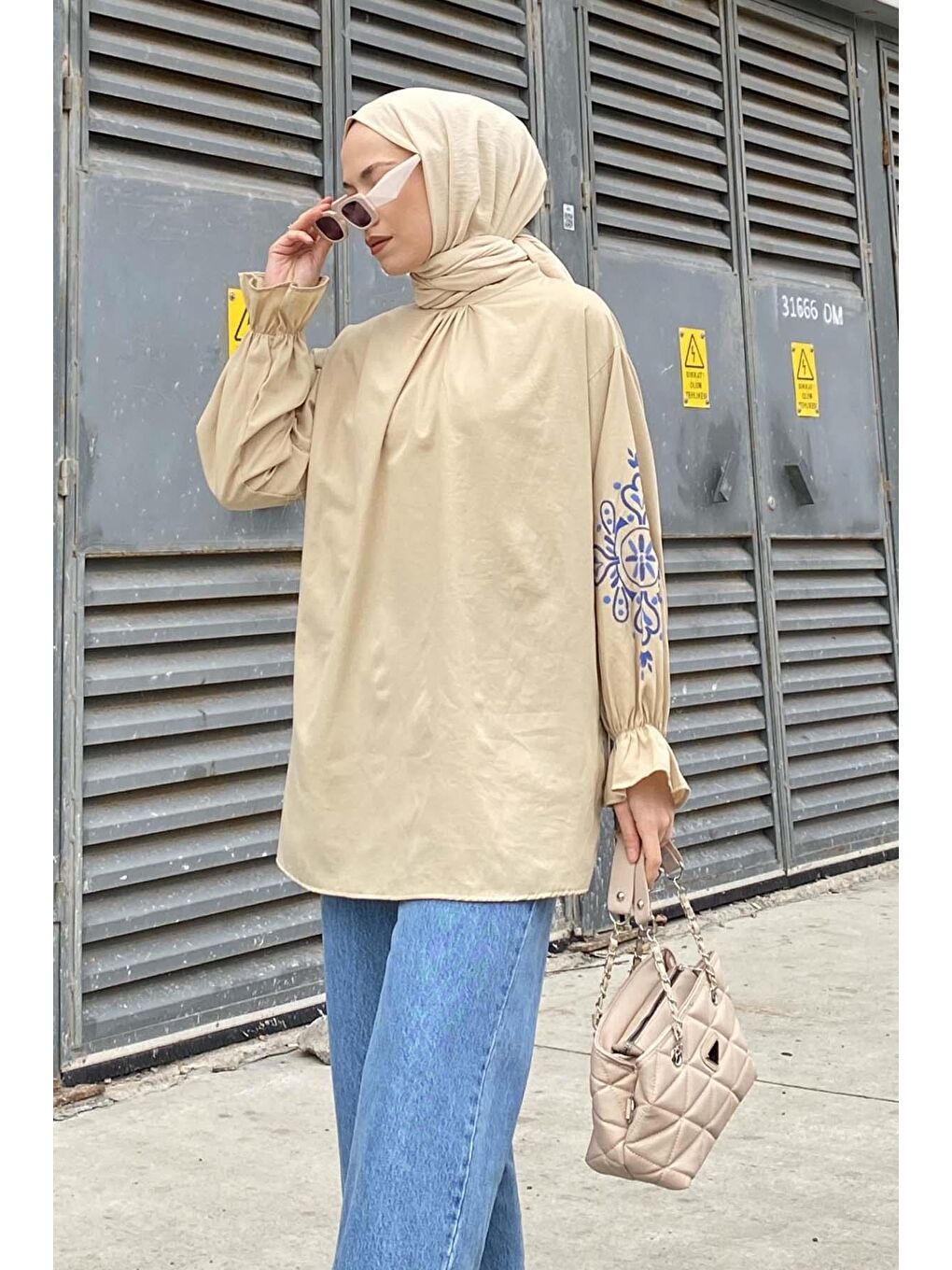 Kol Nakışlı Tunik Bej-1