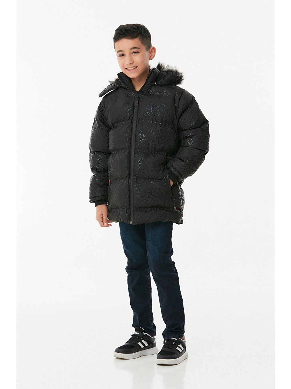 Siyah Baskılı Kapüşonlu Unisex Çocuk Şişme Mont-2