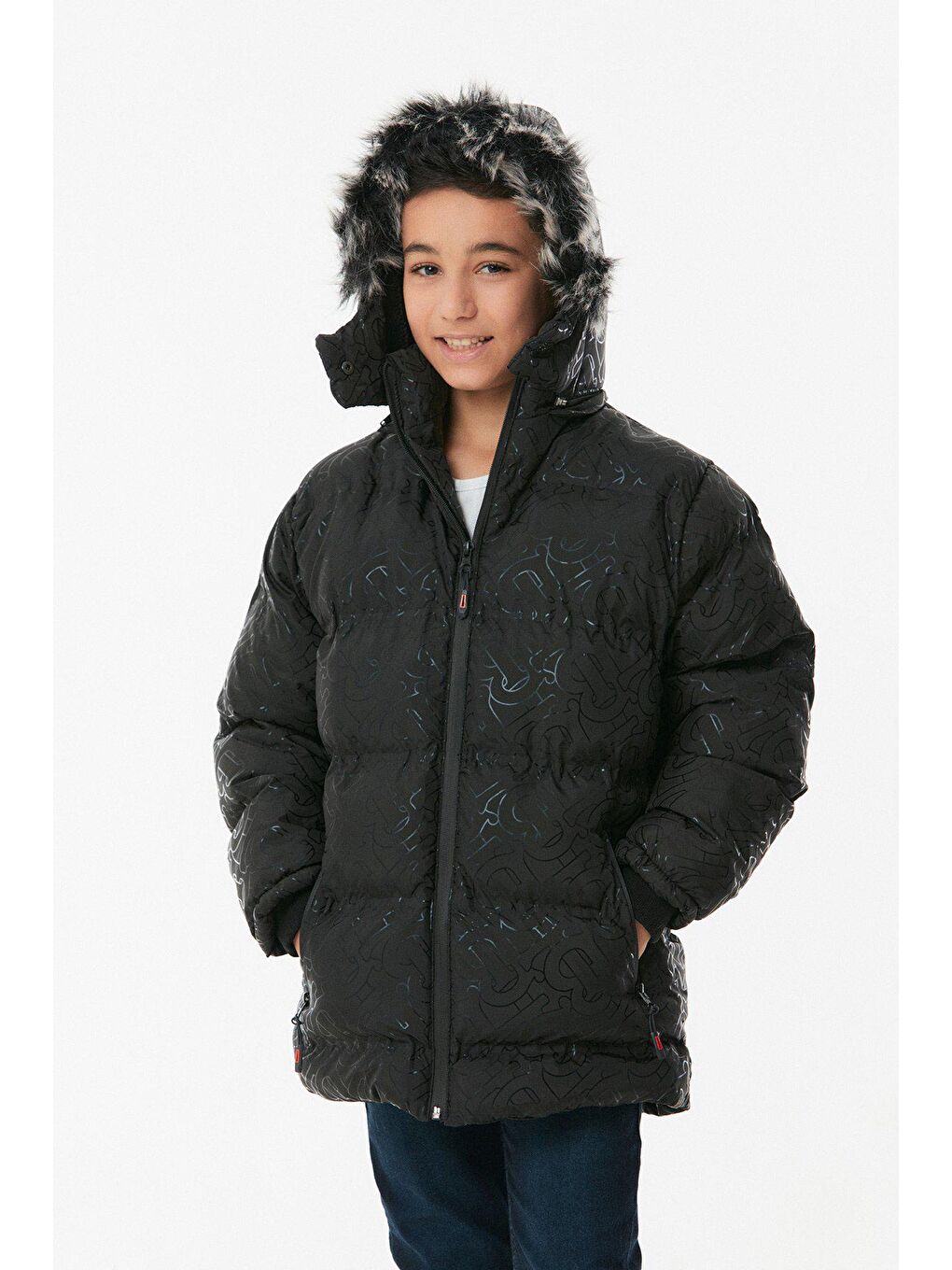 Siyah Baskılı Kapüşonlu Unisex Çocuk Şişme Mont-4