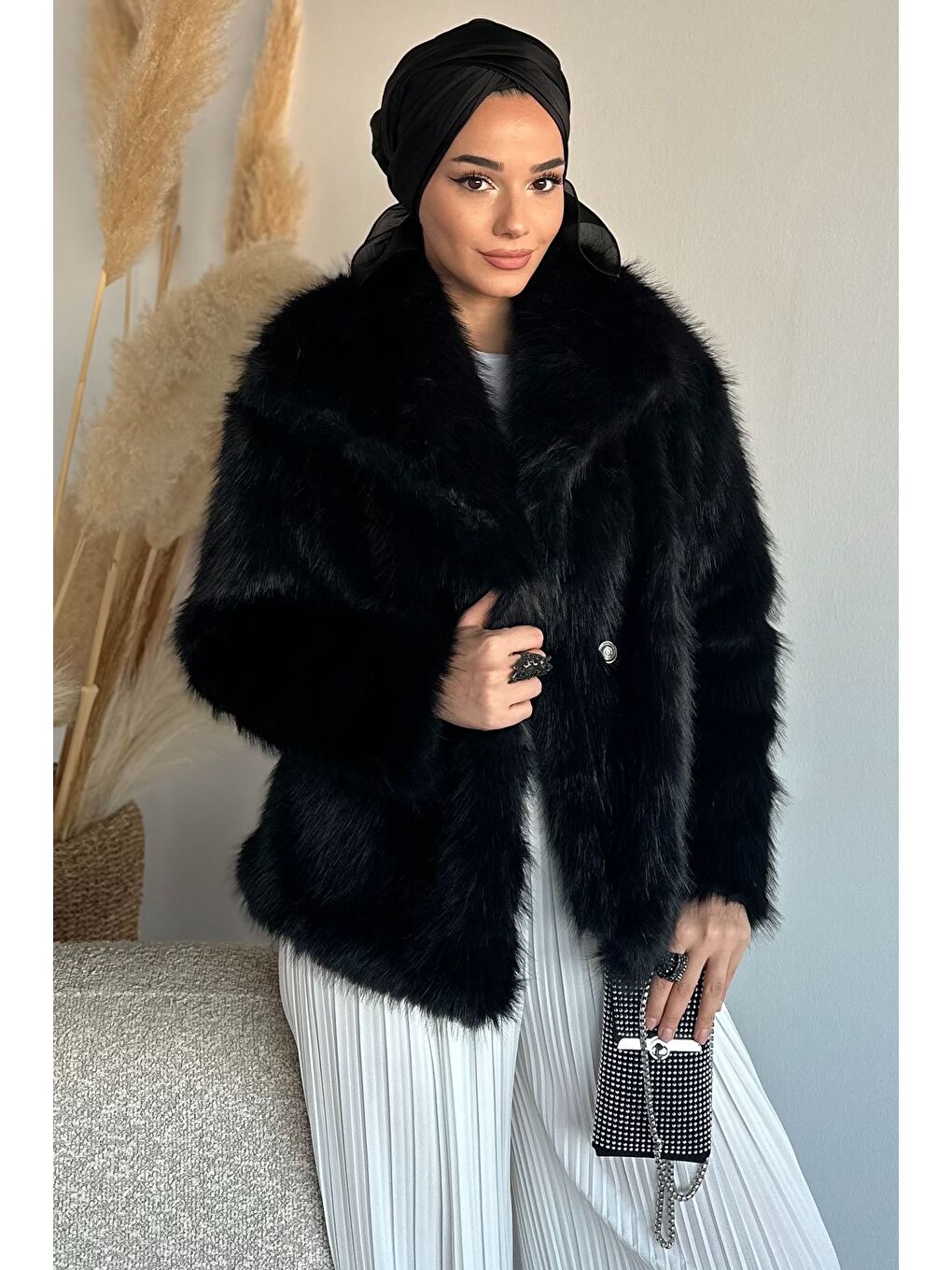 Siyah İç Astarlı Çift Cepli Kürklü Tesettür Mont-2