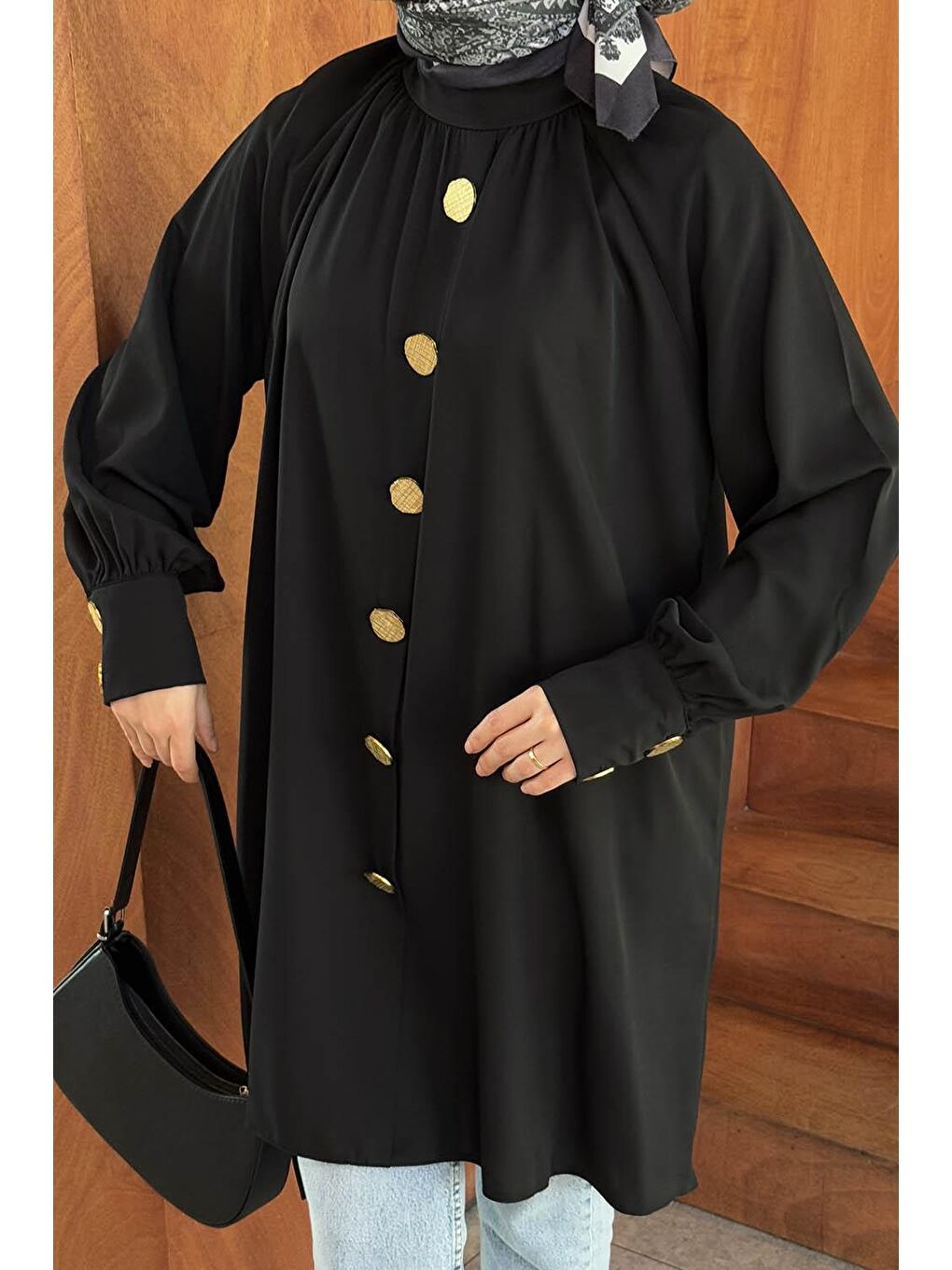 Hakim Yaka Gold Düğme Detaylı Tesettür Tunik Siyah-1