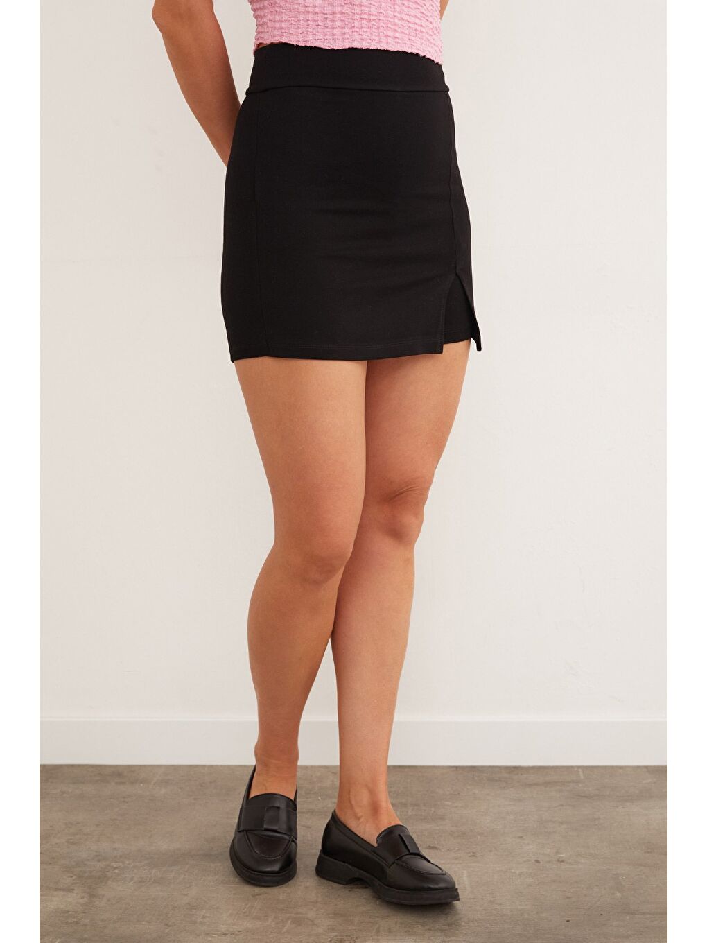 Siyah Yırtmaçlı Penye Şort Etek-2