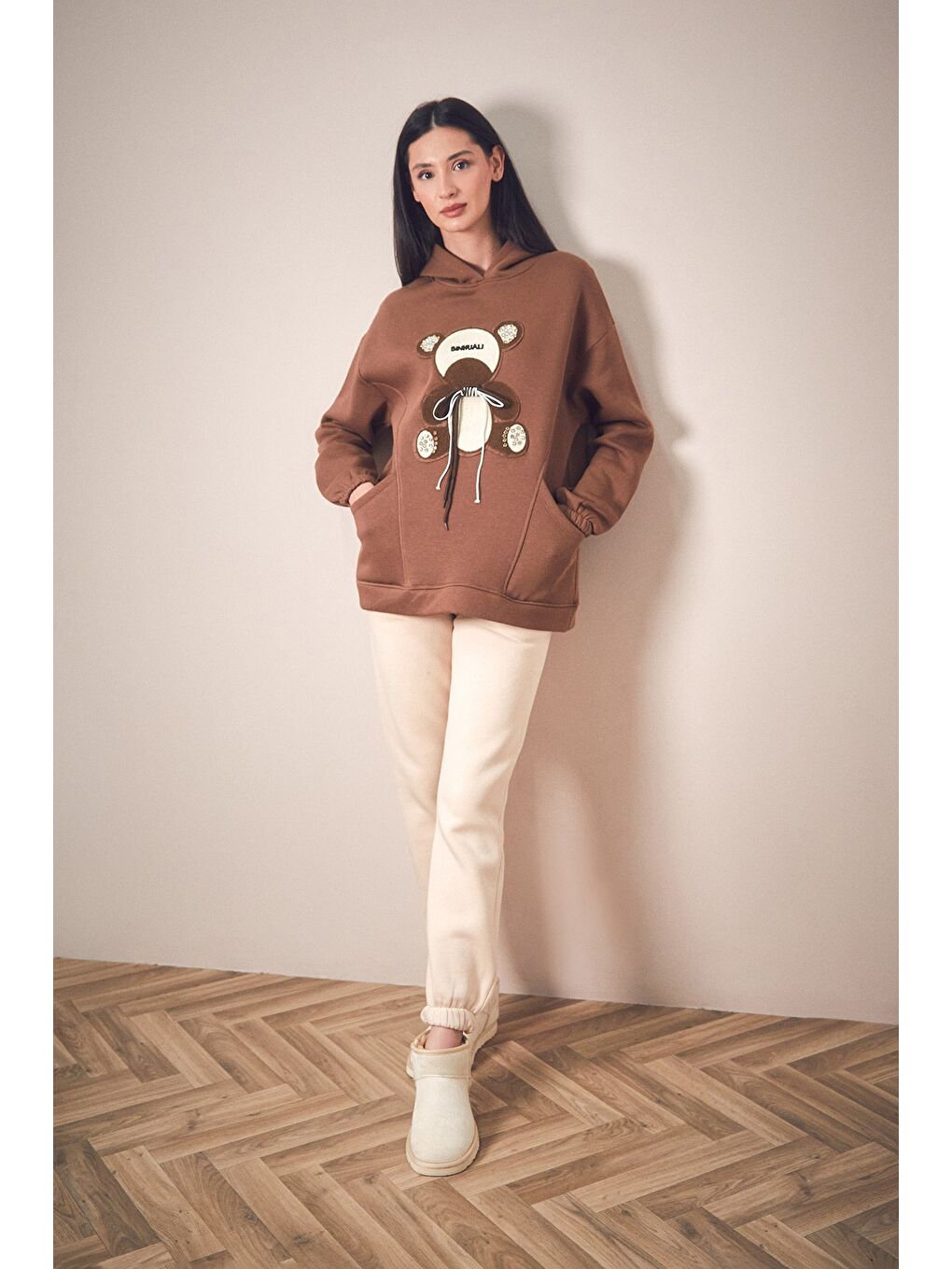 Kahverengi 3 İplik Ayıcık Nakışlı Kapüşonlu Sweatshirt-1