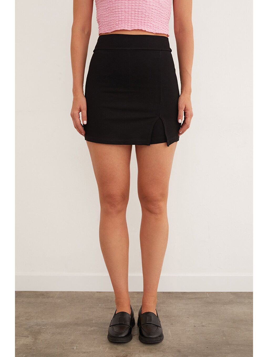 Siyah Yırtmaçlı Penye Şort Etek-4