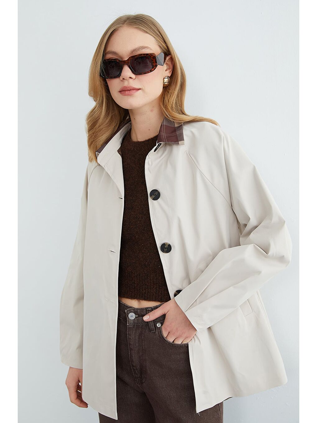 Bej Ekose Detaylı Düğmeli Trençkot