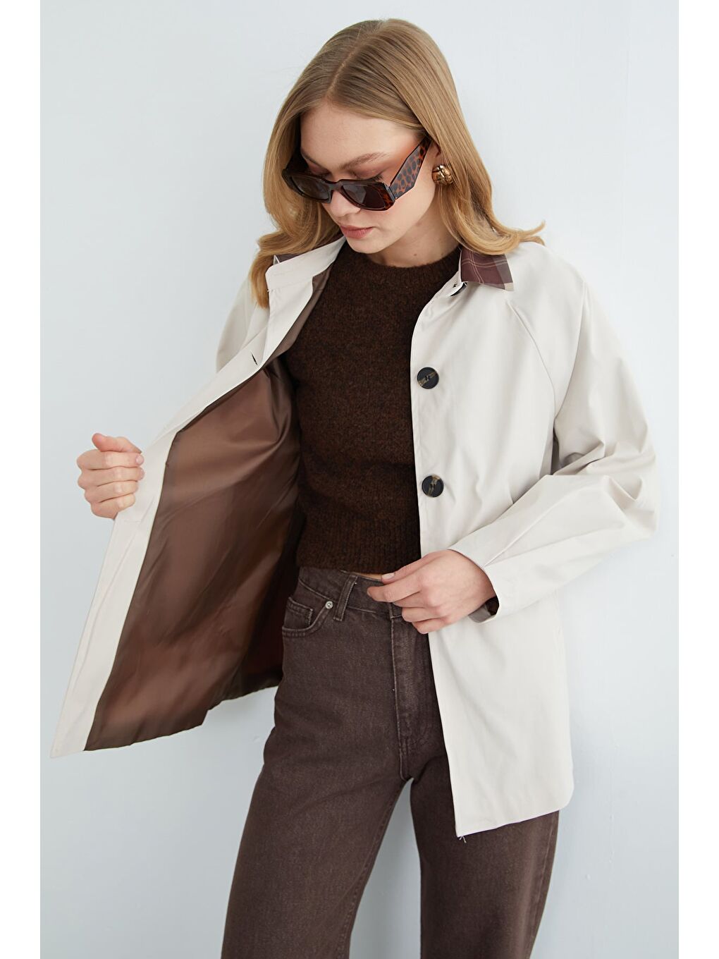 Bej Ekose Detaylı Düğmeli Trençkot-4