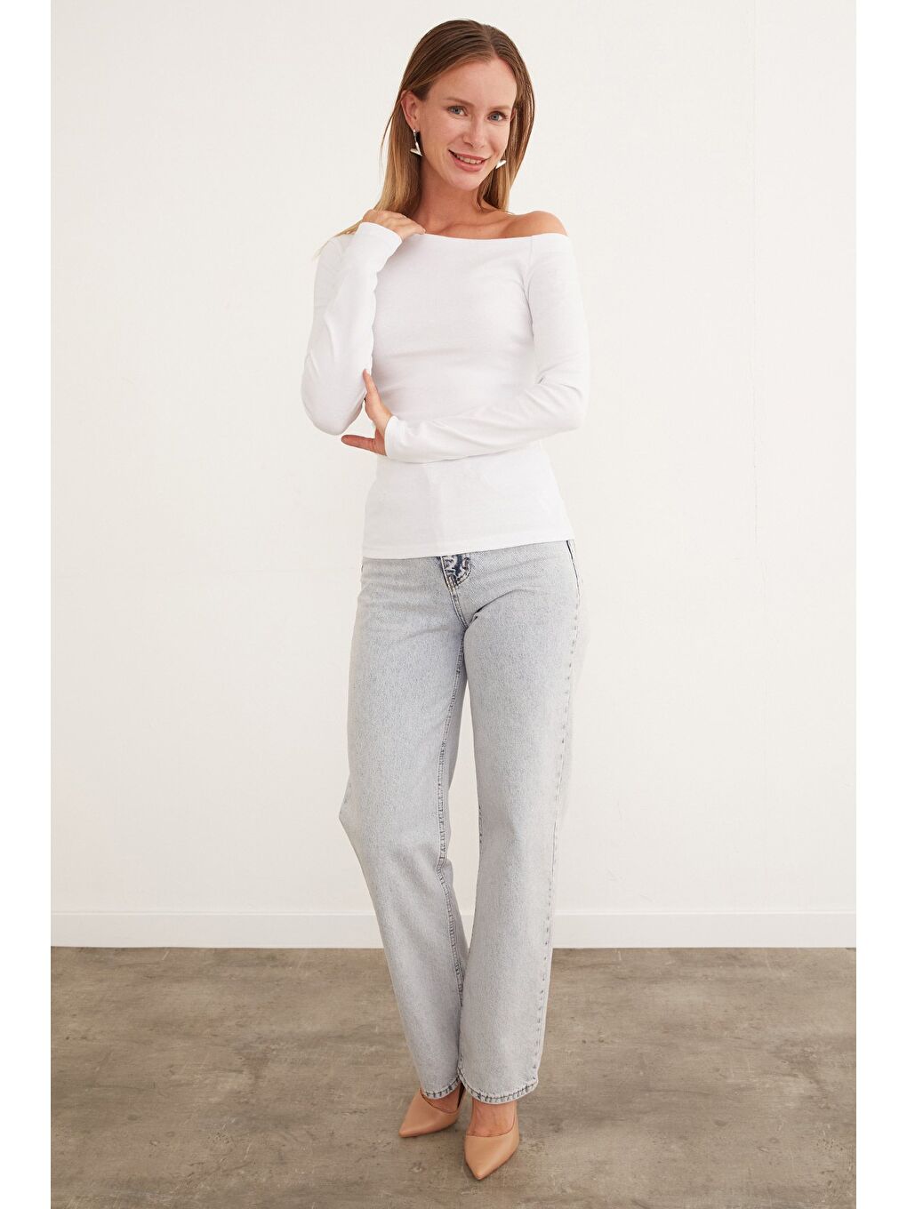 Beyaz Basic Kayık Yaka Modal Bluz-4