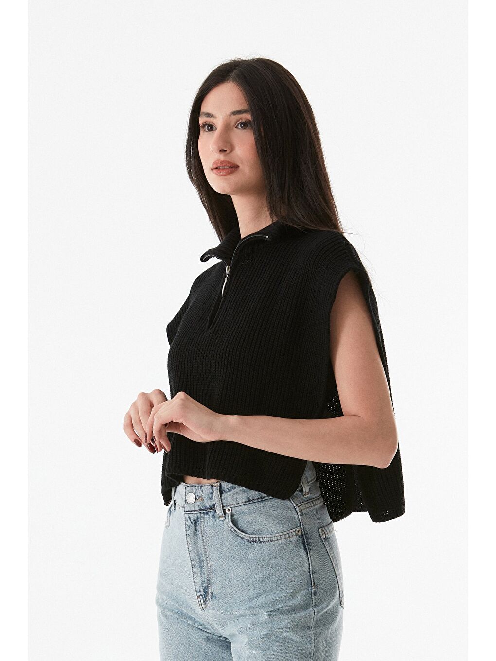 Siyah Yarım Fermuarlı Dik Yaka Triko Süveter-2