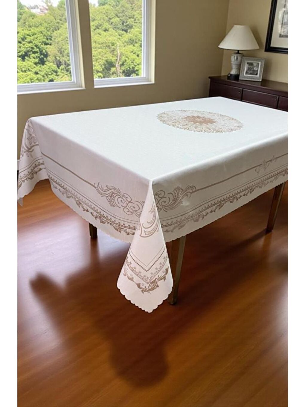 Kahverengi Lotus Dertsiz Masa Örtüsü 150x220 cm Kahve