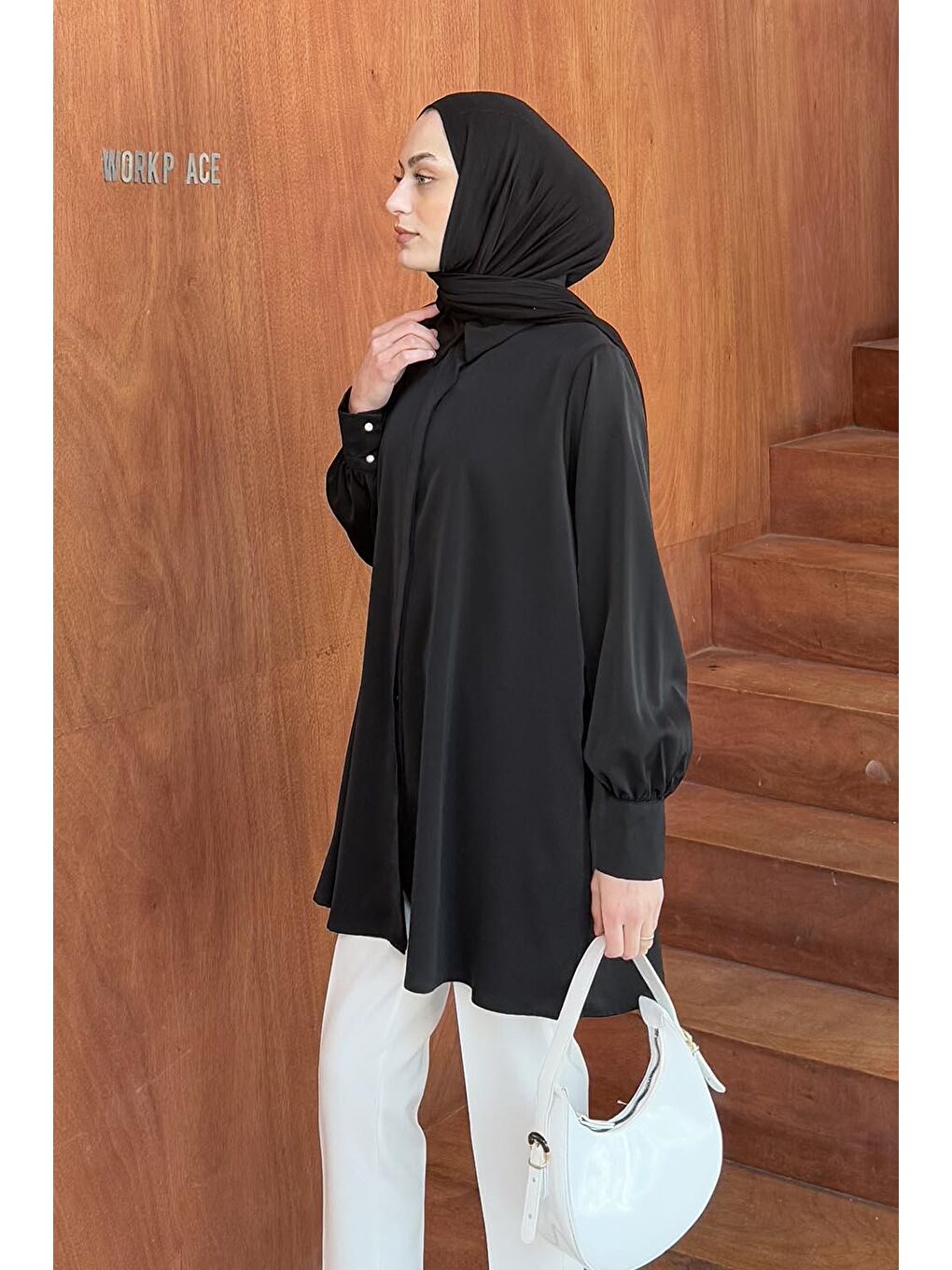 Gizli Düğme Detaylı Tesettür Tunik Siyah-1